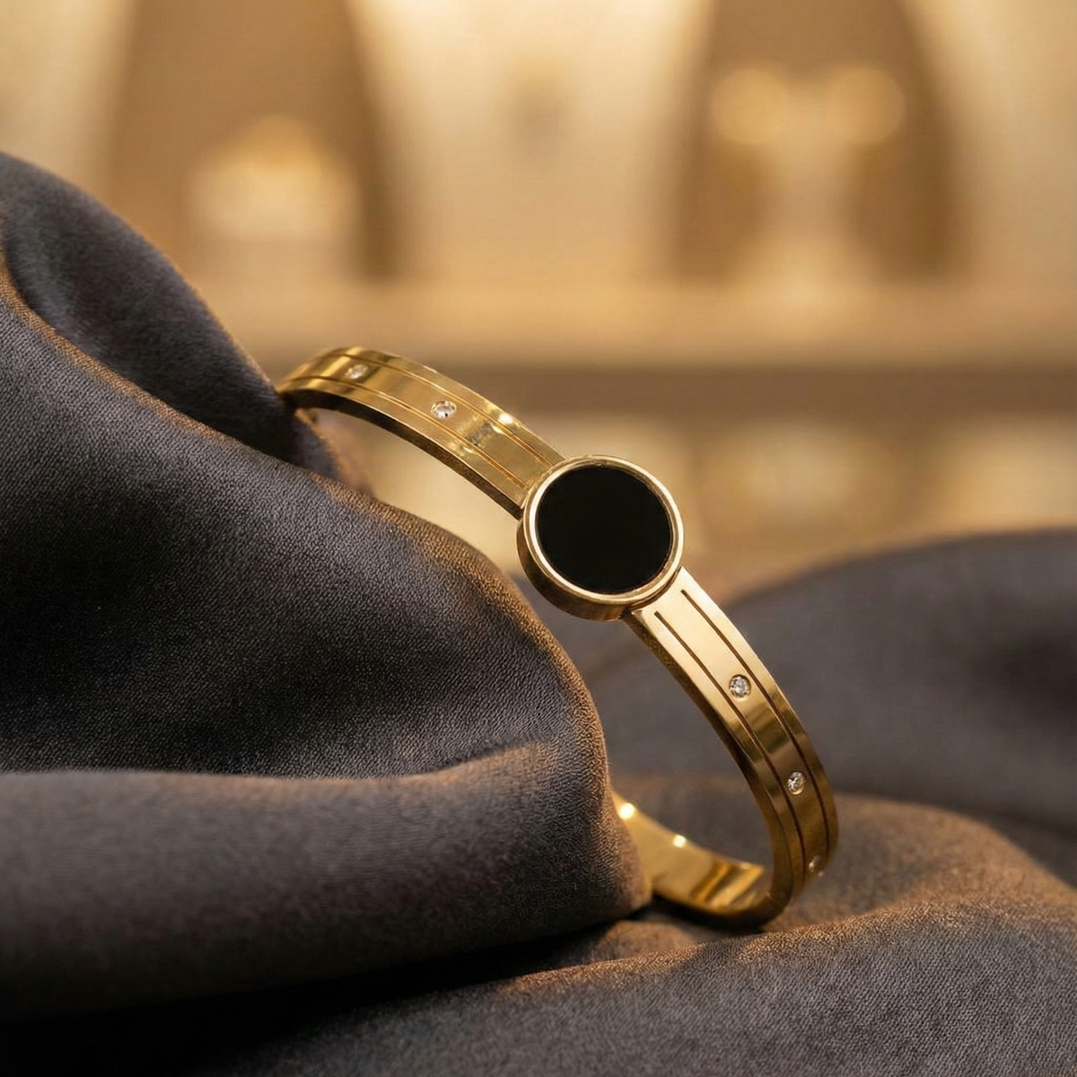 Buglari Circle Handcuff