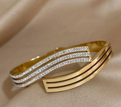 Cutwork Zircon Handcuff (Anti Tarnish)