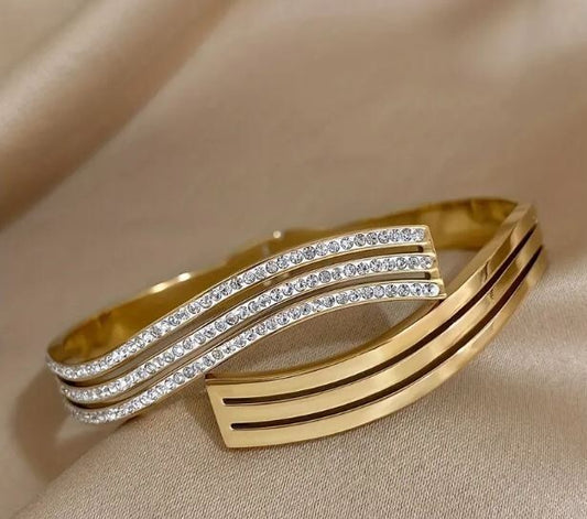 Cutwork Zircon Handcuff (Anti Tarnish)