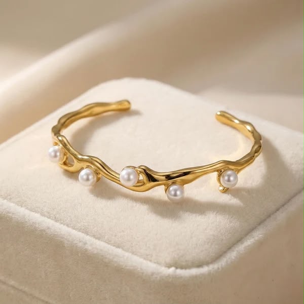 Pearl Handcuff