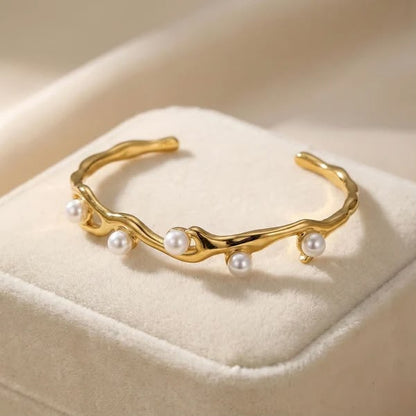 Pearl Handcuff