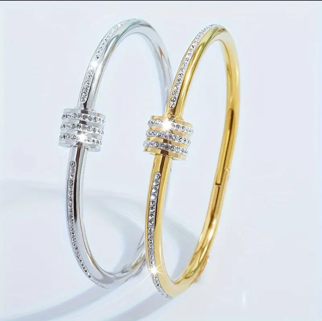 Buckle Zircon Handcuff
