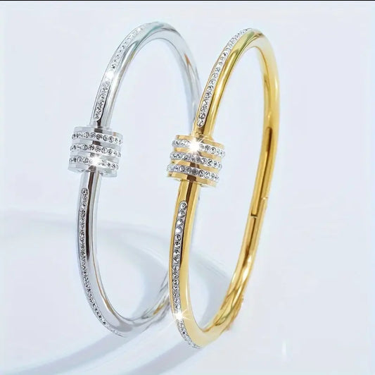 Buckle Zircon Handcuff