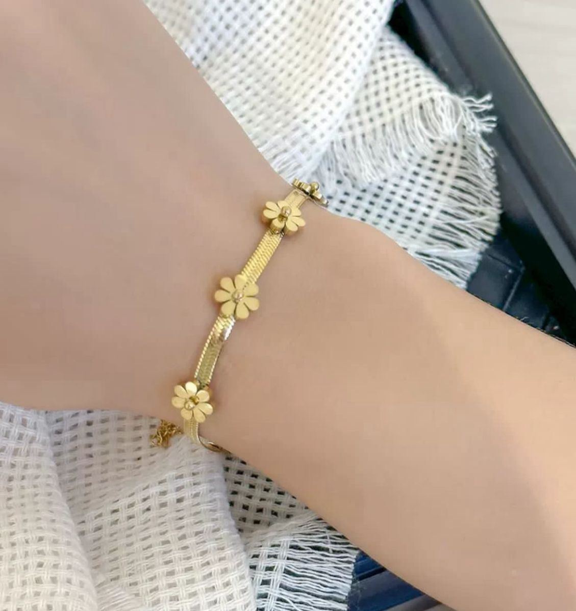 Florl Snake Bracelet