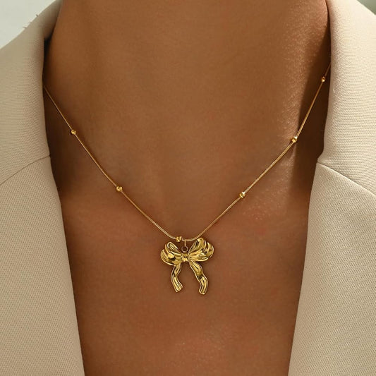 Bow Necklace