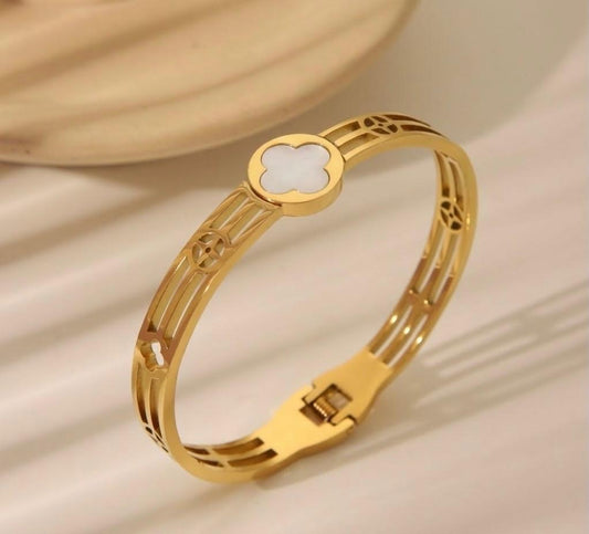 Clover White Handcuff