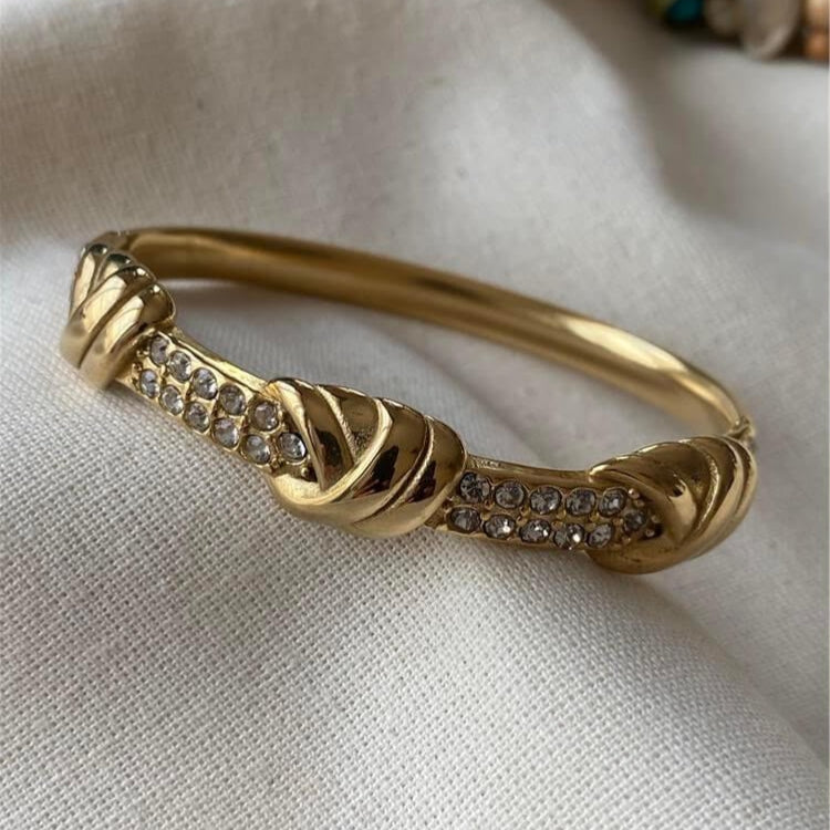 Knot Crystal Handcuff