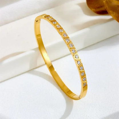 V Stone Handcuff