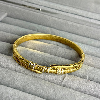 Tail Crystal Handcuff